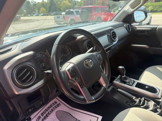 Used 2019 Toyota Tacoma SR5 AWD/4WD image 21