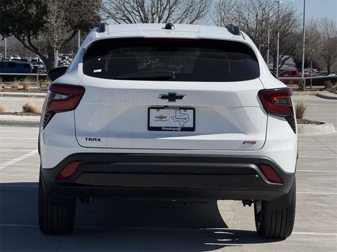 New 2026 Chevrolet Trax RS w/ Sunroof Package image 5
