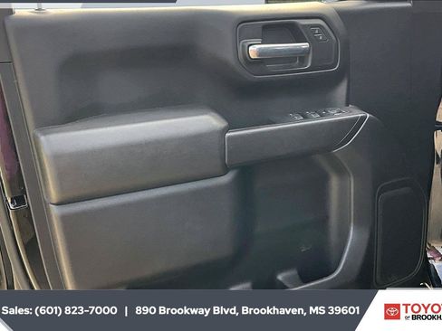 Used 2023 Chevrolet Silverado 1500 Custom AWD/4WD image 17