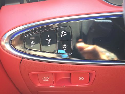 Used 2023 Genesis GV70 2.5T w/ Sport Prestige Package image 25