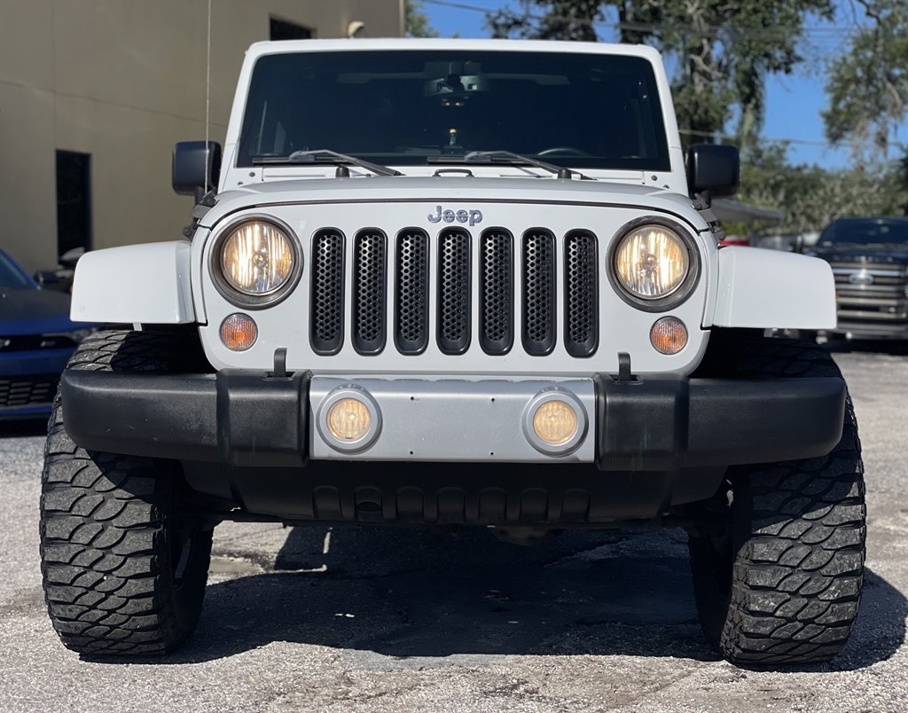 Used 2015 Jeep Wrangler Unlimited Sahara AWD/4WD image 8