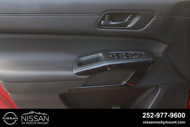Certified 2026 Nissan Pathfinder SV FWD image 9