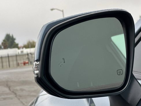 Used 2024 Toyota Corolla Cross LE image 54