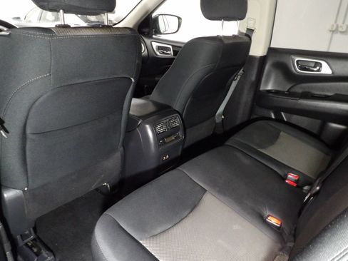 Used 2019 Nissan Pathfinder SV FWD image 11