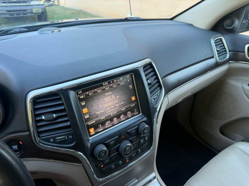 Used 2016 Jeep Grand Cherokee Limited w/ Luxury Group II AWD/4WD image 24