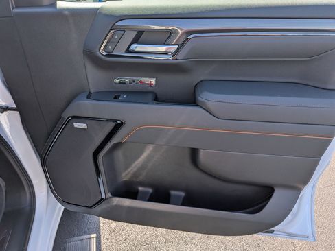 Used 2025 GMC Sierra 1500 AT4 w/ AT4 Premium Package image 34