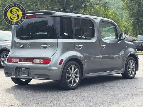 Used 2010 Nissan Cube 1.8 S Krom Edition w/ Interior Designer Pkg FWD image 6