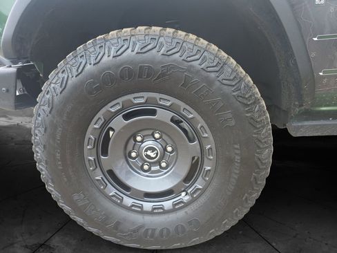 Used 2024 Ford Bronco Everglades image 14