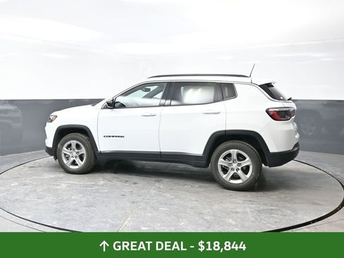 Used 2024 Jeep Compass Latitude image 10