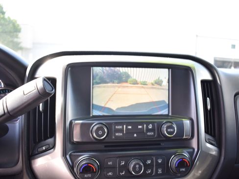 Used 2018 Chevrolet Silverado 1500 LT w/ All Star Edition image 18