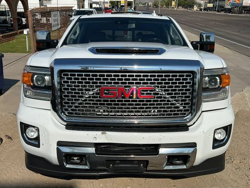 Used 2017 GMC Sierra 3500 Denali w/ Duramax Plus Package AWD/4WD image 4