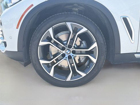 Used 2021 BMW X5 sDrive40i w/ Premium Package image 44