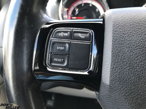 Used 2019 Dodge Grand Caravan SXT image 15