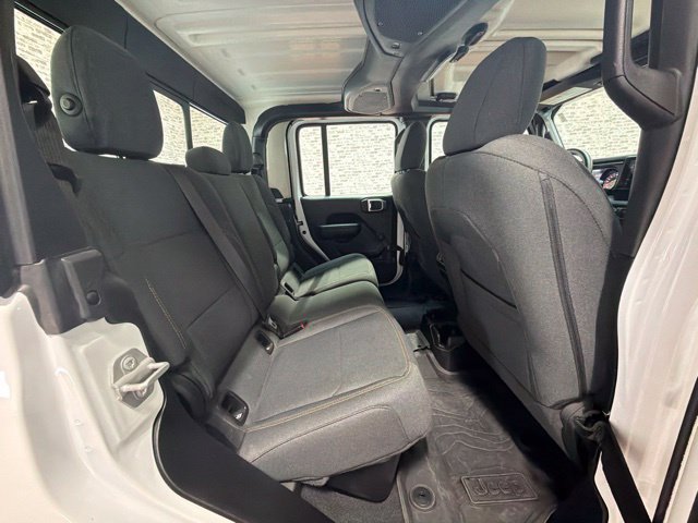 Used 2024 Jeep Gladiator Sport AWD/4WD image 12
