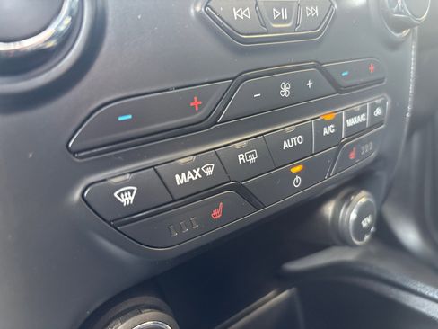 Used 2021 Ford Ranger Lariat w/ Tremor Off-Road Package image 14