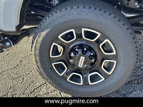 New 2026 Ford F250 Platinum image 17
