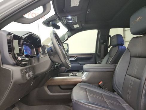 Used 2025 Chevrolet Silverado 2500 High Country w/ Technology Package AWD/4WD image 16