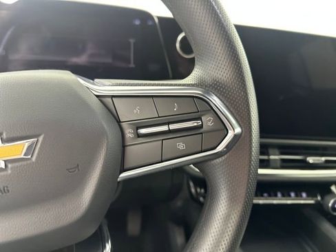 Used 2025 Chevrolet Equinox EV LT image 16