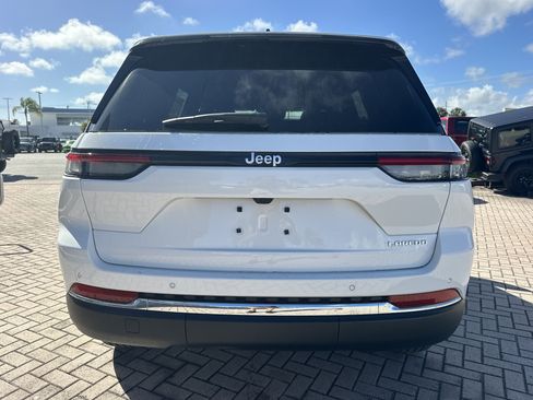 New 2026 Jeep Grand Cherokee Laredo X image 3