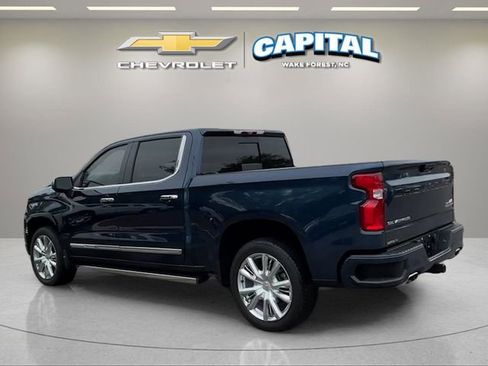 Used 2023 Chevrolet Silverado 1500 High Country w/ Technology Package AWD/4WD image 3