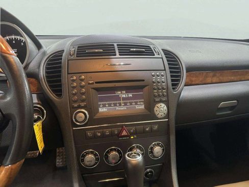 Used 2009 Mercedes-Benz SLK 300 image 23