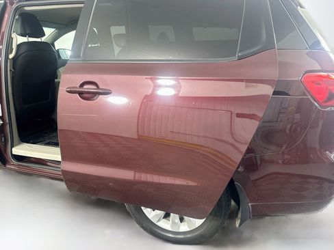 Used 2017 Kia Sedona EX FWD image 25