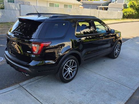 Used 2018 Ford Explorer Sport w/ Equipment Group 401A AWD/4WD image 16