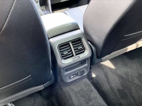 Used 2024 Volkswagen Tiguan SE R-Line w/ MDO Package, Two-Row AWD/4WD image 13