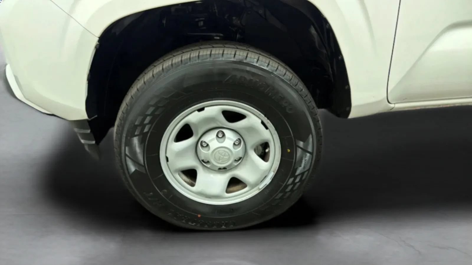Used 2022 Toyota Tacoma SR RWD image 28