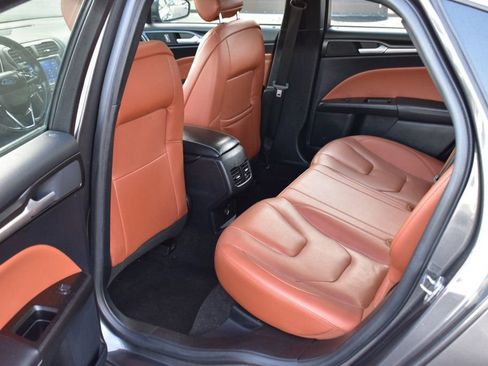 Used 2020 Ford Fusion Titanium image 22