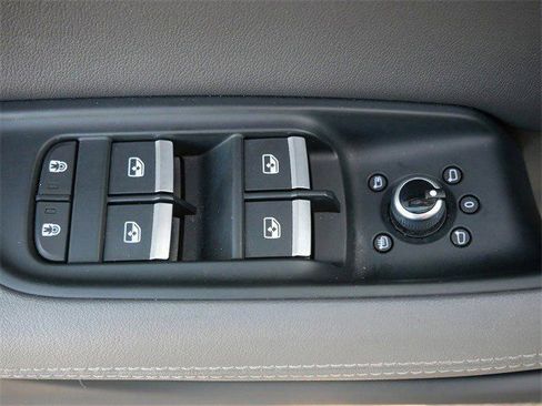 Used 2025 Audi Q7 3.0T Premium Plus AWD/4WD image 18