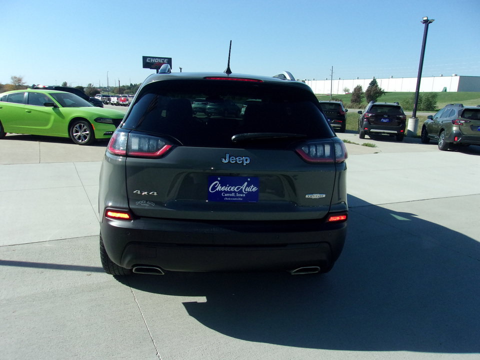 Used 2019 Jeep Cherokee Latitude Plus w/ Cold Weather Group AWD/4WD image 4