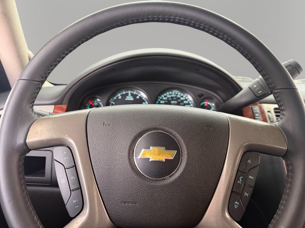 Used 2013 Chevrolet Avalanche LS RWD image 18