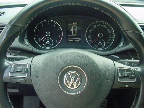 Used 2015 Volkswagen Passat 1.8T Sport image 10