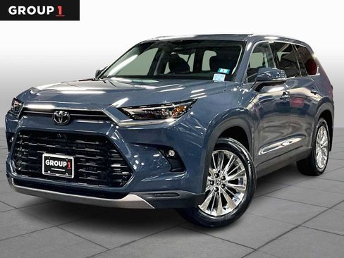 Used 2024 Toyota Grand Highlander Platinum image 1