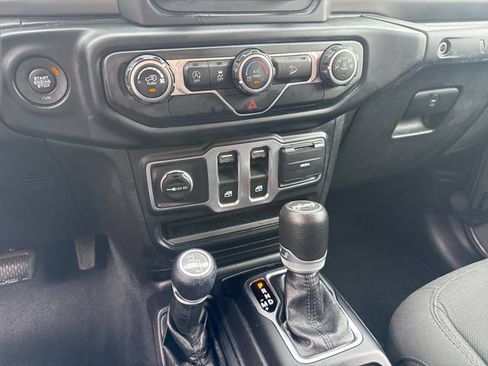 Used 2019 Jeep Wrangler Sport AWD/4WD image 17