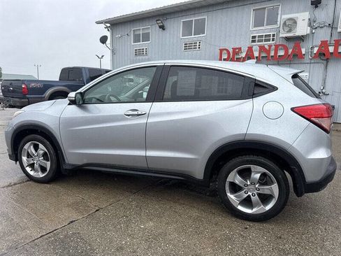 Used 2017 Honda HR-V EX image 4