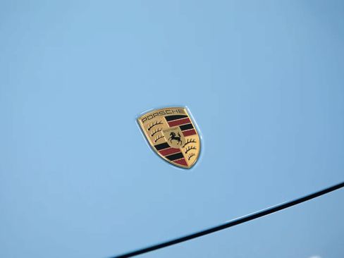 Certified 2026 Porsche Macan Electric RWD image 17