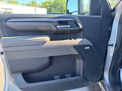 Used 2024 Chevrolet Silverado 2500 ZR2 w/ Technology Package AWD/4WD image 11