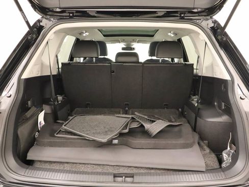 Certified 2023 Volkswagen Tiguan SE w/ Panoramic Sunroof Package FWD image 20