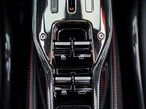 Used 2022 Ferrari SF90 Spider image 61