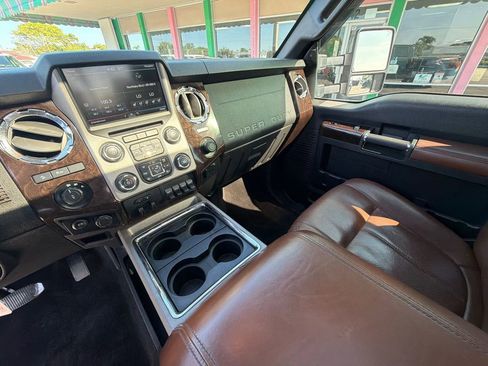 Used 2016 Ford F250 Platinum w/ Platinum Package AWD/4WD image 25