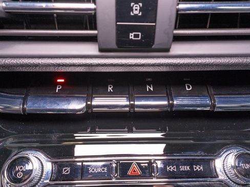Used 2021 Lincoln Corsair AWD w/ Premium Package image 24