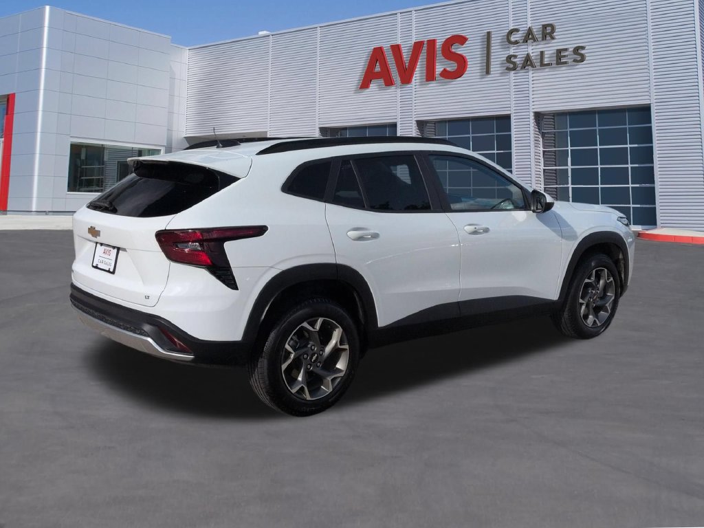 Used 2025 Chevrolet Trax LT w/ LT Convenience Package FWD image 6