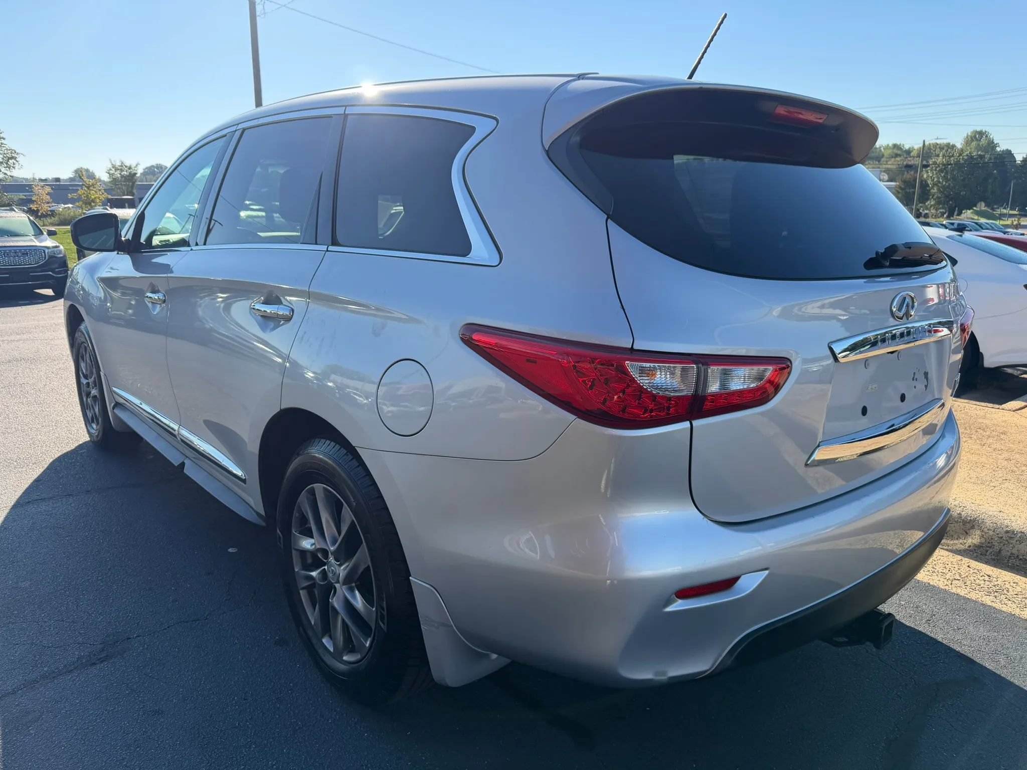 Used 2013 INFINITI JX35 FWD w/ Cargo Pkg image 5