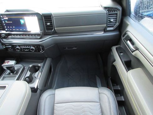 Certified 2022 Chevrolet Silverado 1500 ZR2 w/ Technology Package image 19