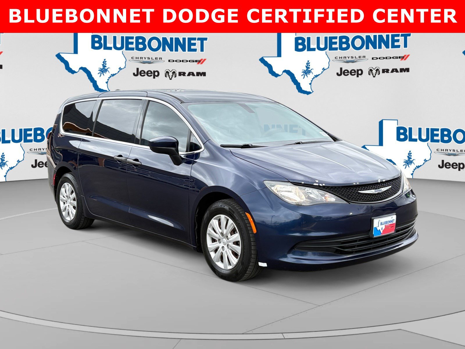 Used 2019 Chrysler Pacifica L FWD image 3