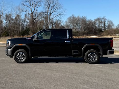 Used 2024 GMC Sierra 3500 SLT image 8