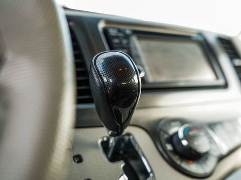 Used 2014 Toyota Sienna SE image 23