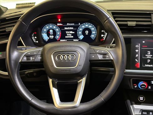 Used 2023 Audi Q3 2.0T Premium image 17